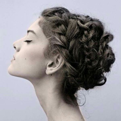 La Ni�a los Peines